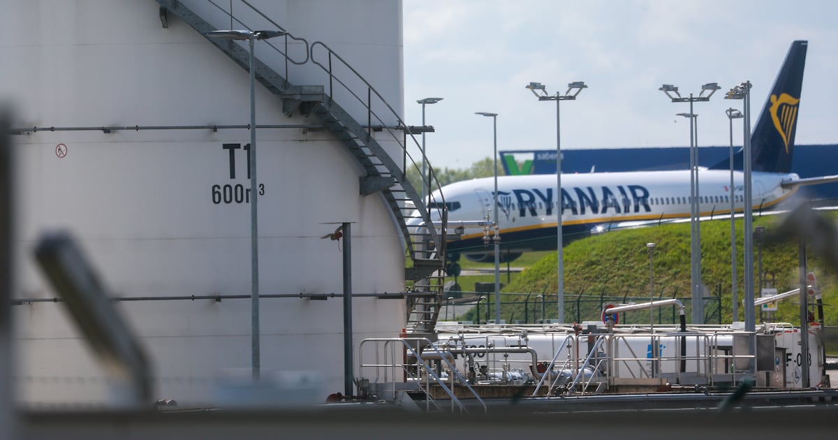 European airlines have ‘maybe six weeks or so’ of jet fuel supplies left, warns energy chief – The Irish Times