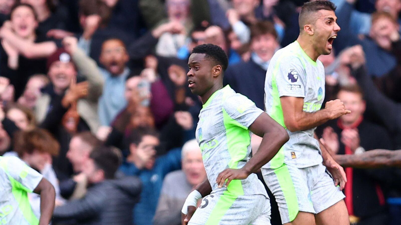 Man City pounce on Arsenal bottlemageddon as all eyes on Etihad