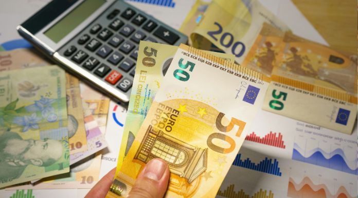 Clare Financial Advisor Claims "Everything Pointing Towards Global Recession"