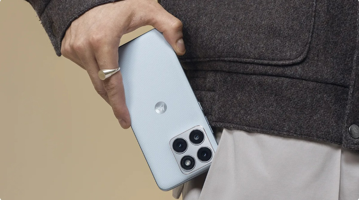 Smartphone maker sues 300+ creators over "negative content"