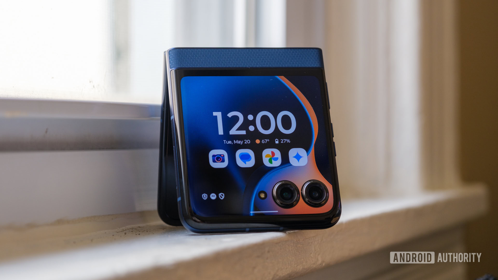 Motorola Razr 2025 cover screen Motorola Razr 2025 cover screen