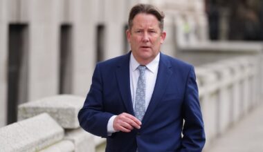 Darragh O’Brien must swiftly fill eight senior posts at airport operator DAA – The Irish Times