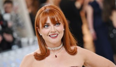 Cork woman Samantha Barry steps down as editor-in-chief at Glamour magazine – The Irish Times