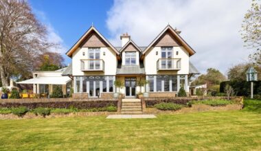Modern Burnaby-style home with fairway views and luxurious interiors in Greystones – The Irish Times