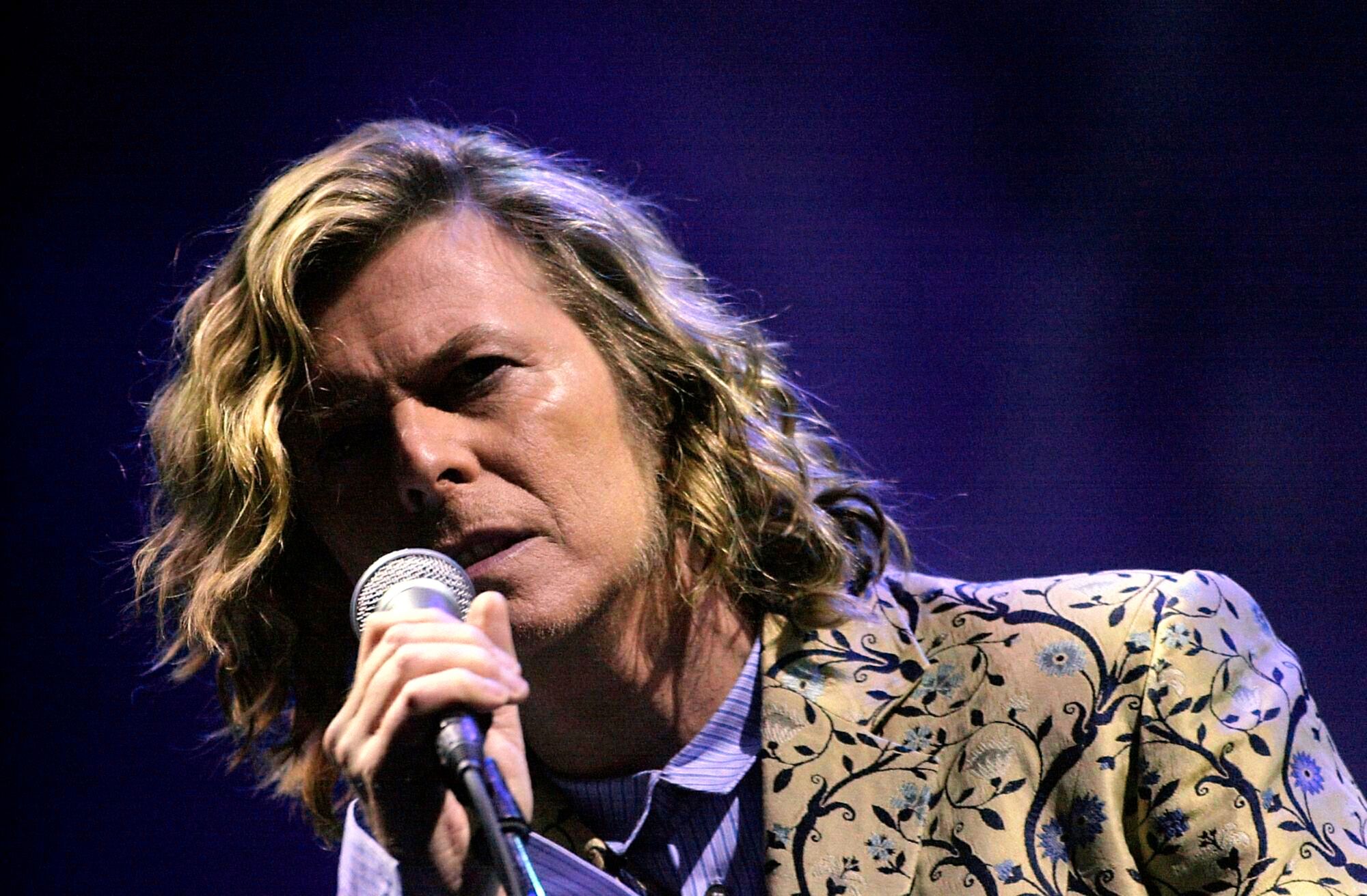 Bowie performing at Glastonbury in 2000