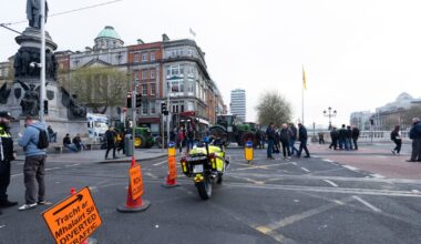 Traffic ‘chaos’ reported in Dublin city centre as fuel protest extends blockade – The Irish Times