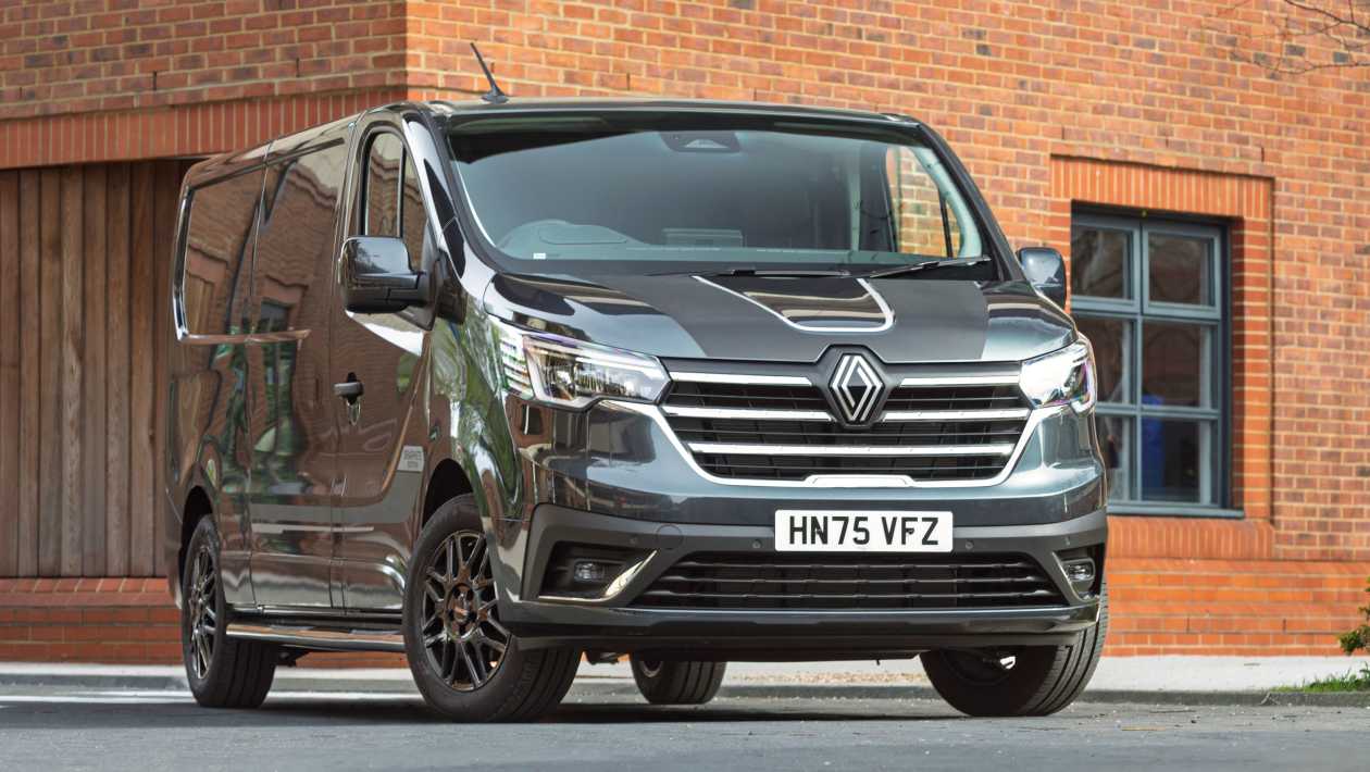 New Renault Trafic Graphite Edition arrives to ‘work hard, grey hard’