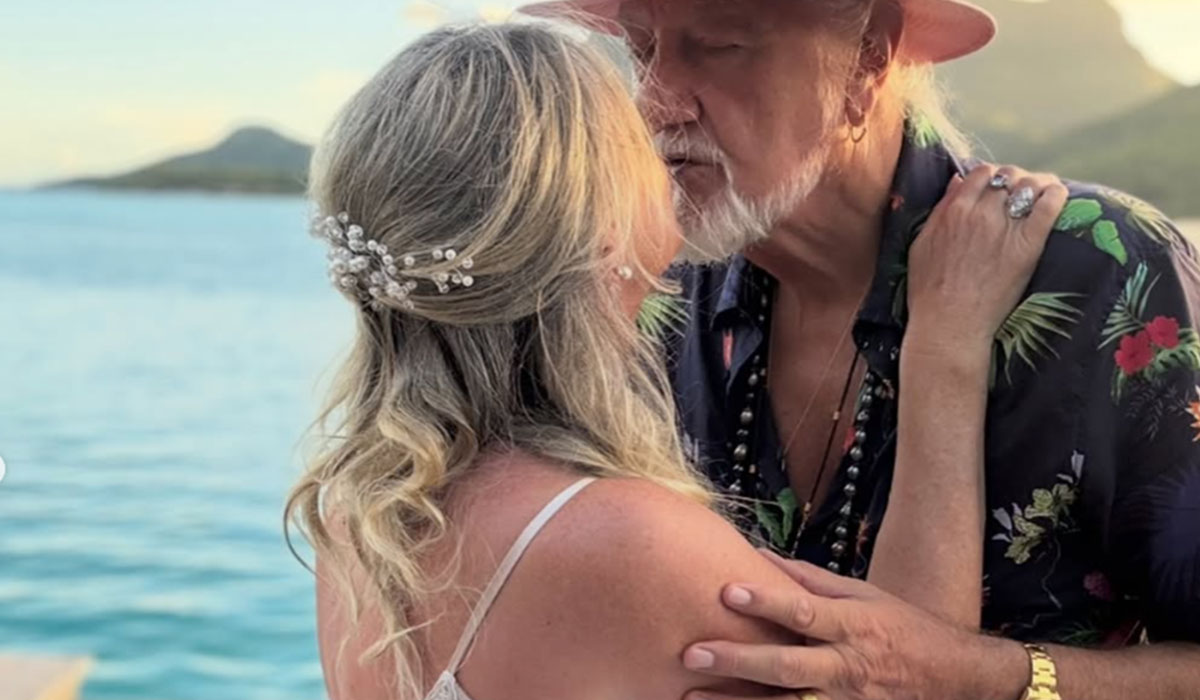 Fleetwood Mac star says I Do for the fifth time at 78