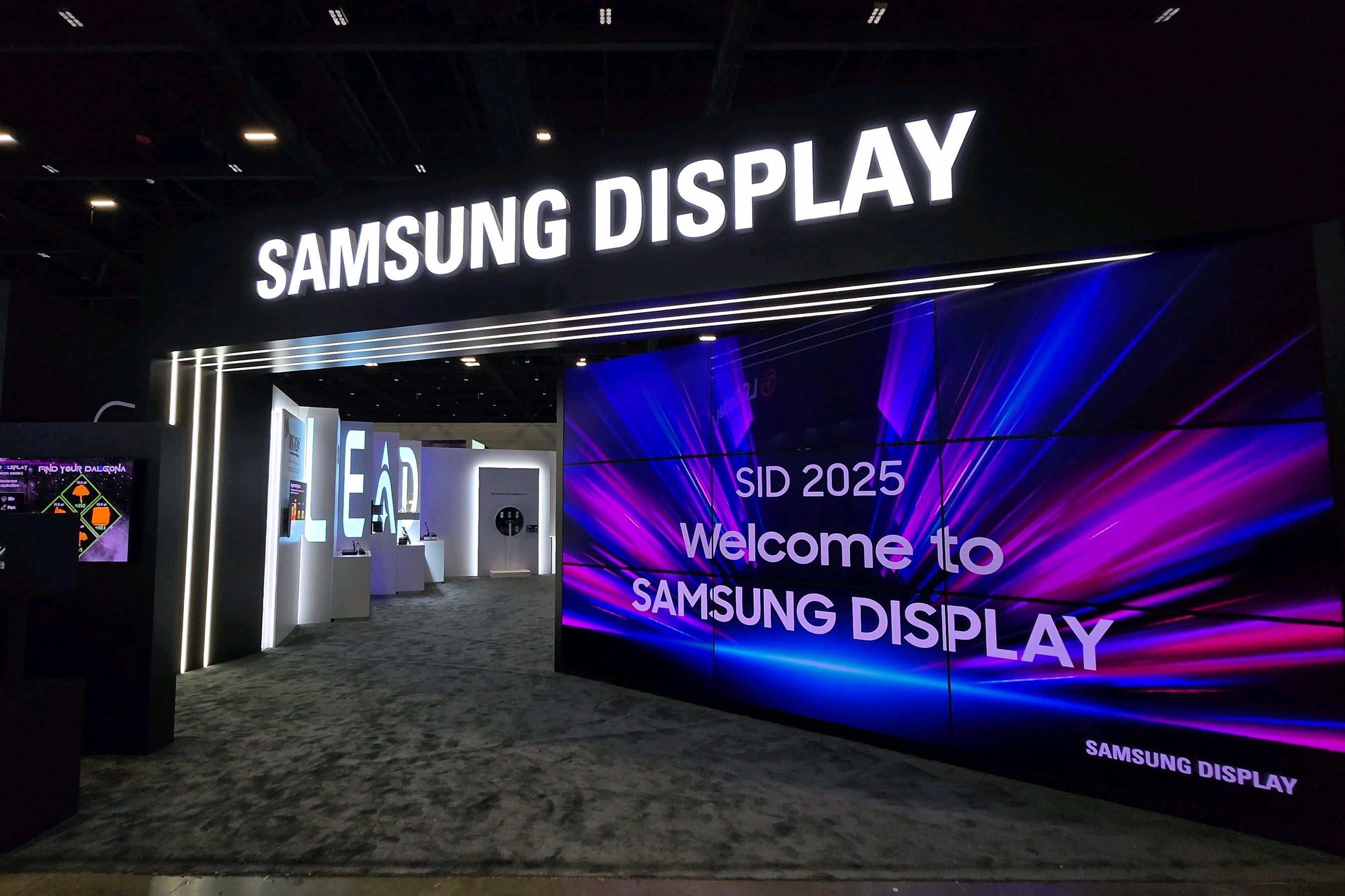 Samsung Display booth