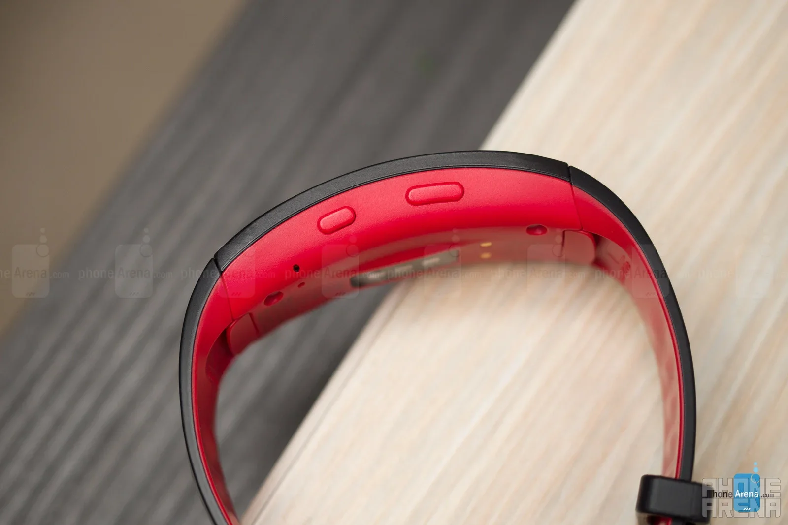 The curved plastic body of the Gear Fit 2 makes it very comfortable to wear | Image by PhoneArena - I bought my first smartwatch in 2016. Here are the only 3 features that actually matter.