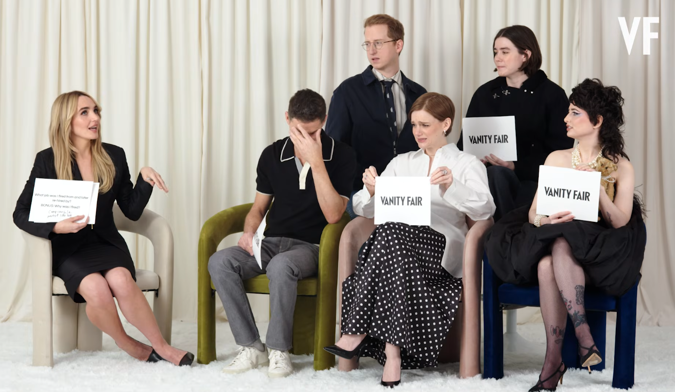 Chloe Fineman telling her co-stars the story of when she was fired as a camp counselor