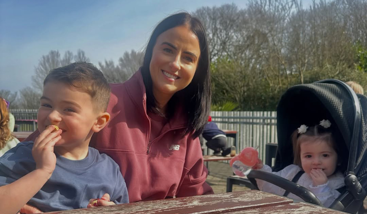 Lisa McHugh with her kids. Pic: Lisa McHugh/Instagram