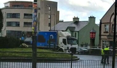 Breaking: Pedestrian seriously ill after being struck by lorry in Letterkenny