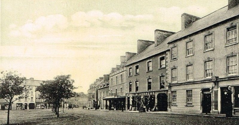 Old postcards of ‘scarce’ Donegal street scenes go to auction