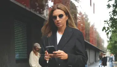 How women in midlife can reset their relationship with their phones