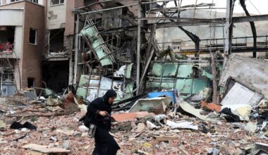 Trump says ‘time is running out’ as 10-day deadline for Iran peace deal approaches – The Irish Times