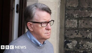 Mandelson's lack of address stalls urination fine - BBC
