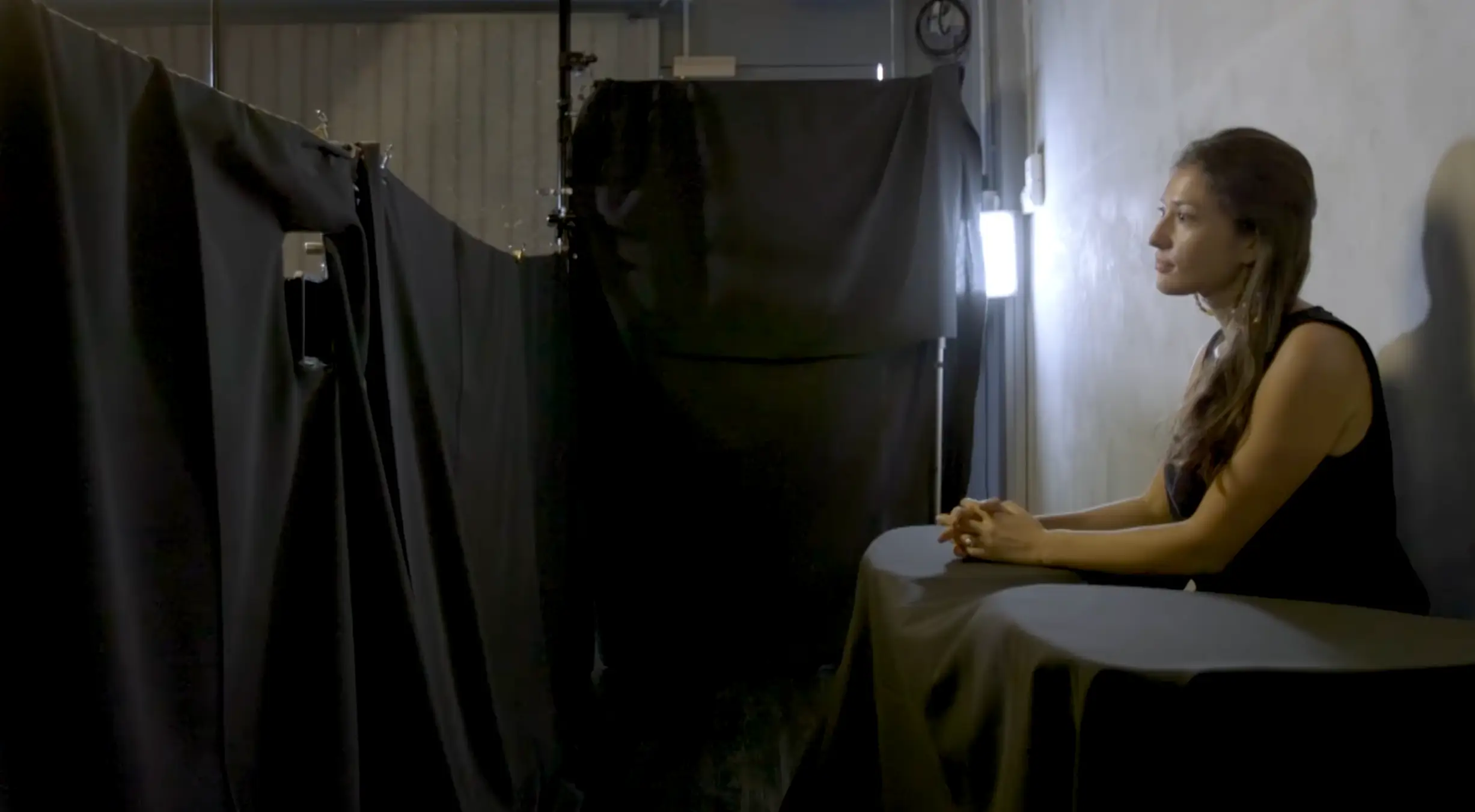 How the photographs were taken (YouTube/Marcos Alberti)