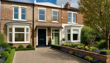 Estate agents using AI to sell houses 'another slap in the face for buyers'