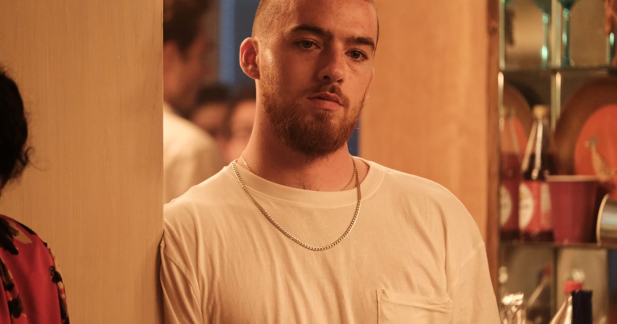 Euphoria showrunner pays tribute to "those we lost" at season 3 premiere