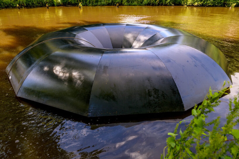 bosch parade returns with floating sculptures and inflatables on dommel river in netherlands - 5