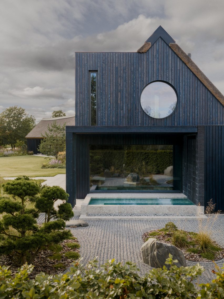 Summer house in Latvia by OAD