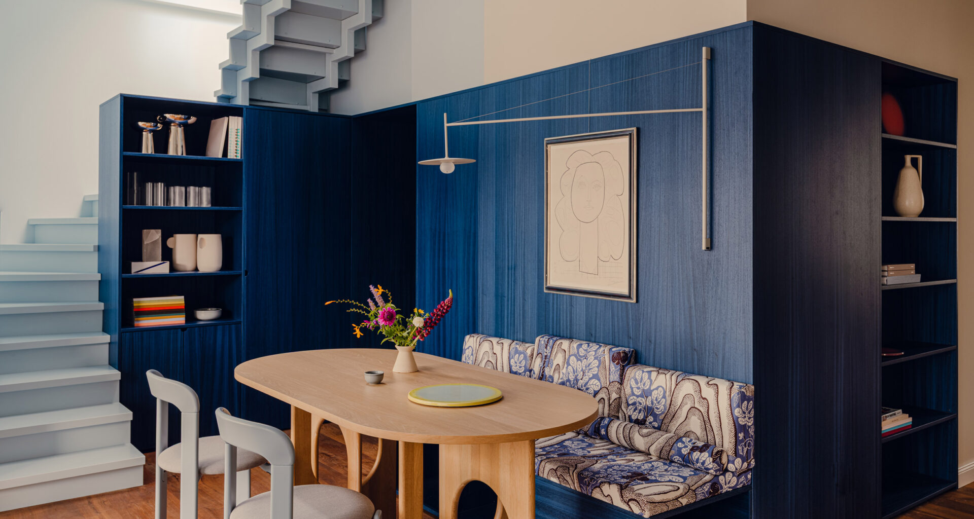 Bruzkus Greenberg adds multifunctional "blue box" to apartment