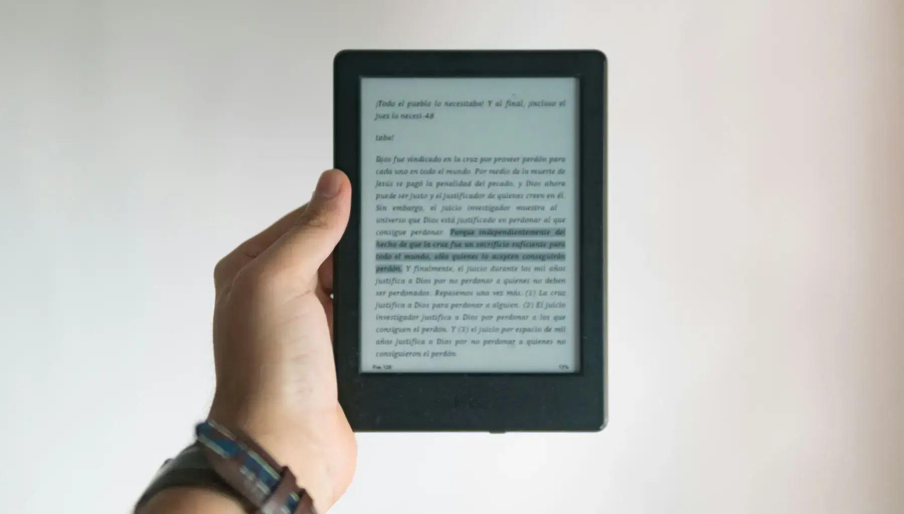 Amazon Is Killing Off Its Oldest Kindles