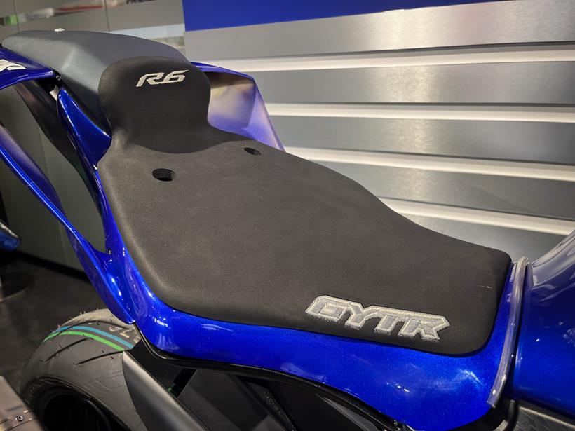 Crossplane Yamaha R6 race seat
