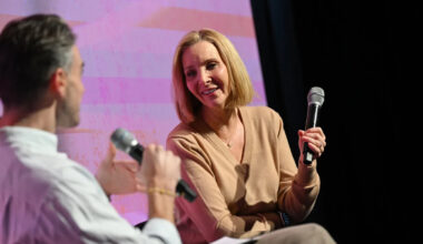 NEWS OF TH WEEK: Lisa Kudrow argues new sitcoms are 'afraid' to make 'uncomfortable' jokes