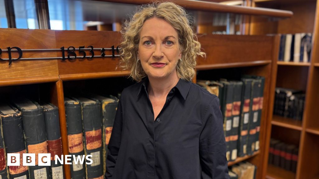 Historic 1926 census shows Protestant population drop in Irish Free State - BBC