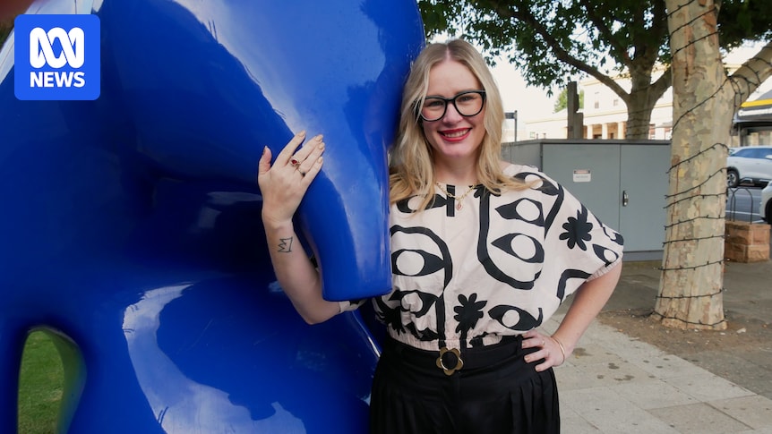 Mount Gambier's 'Blue Blob' sculpture sparked controversy at first. How do locals feel about it now?