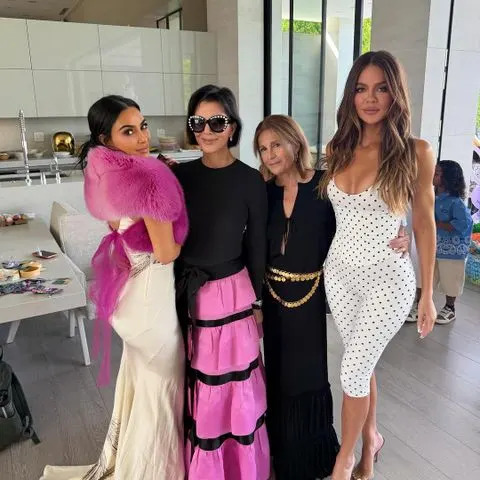 Kim Kardashian, Kris Jenner, Cici Bussey, and Khloé Kardashian on EasterCredit: Khloé Kardashian/Instagram