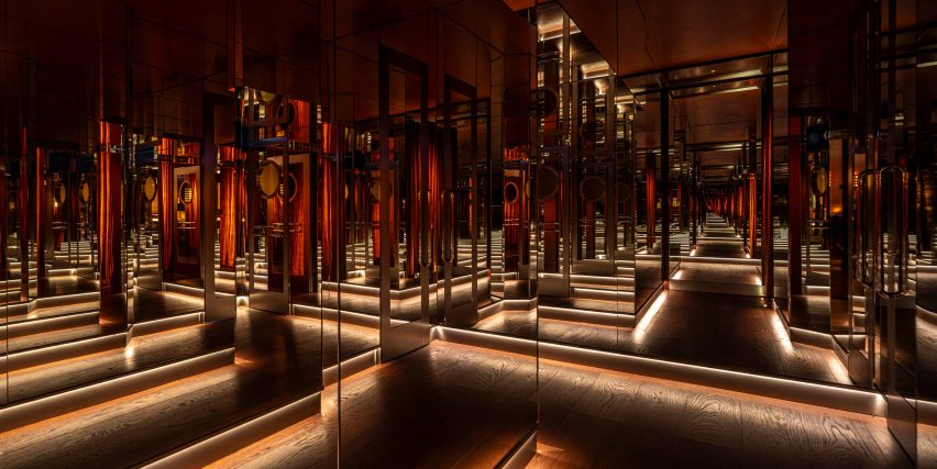 Floor-to-ceiling mirrored panels