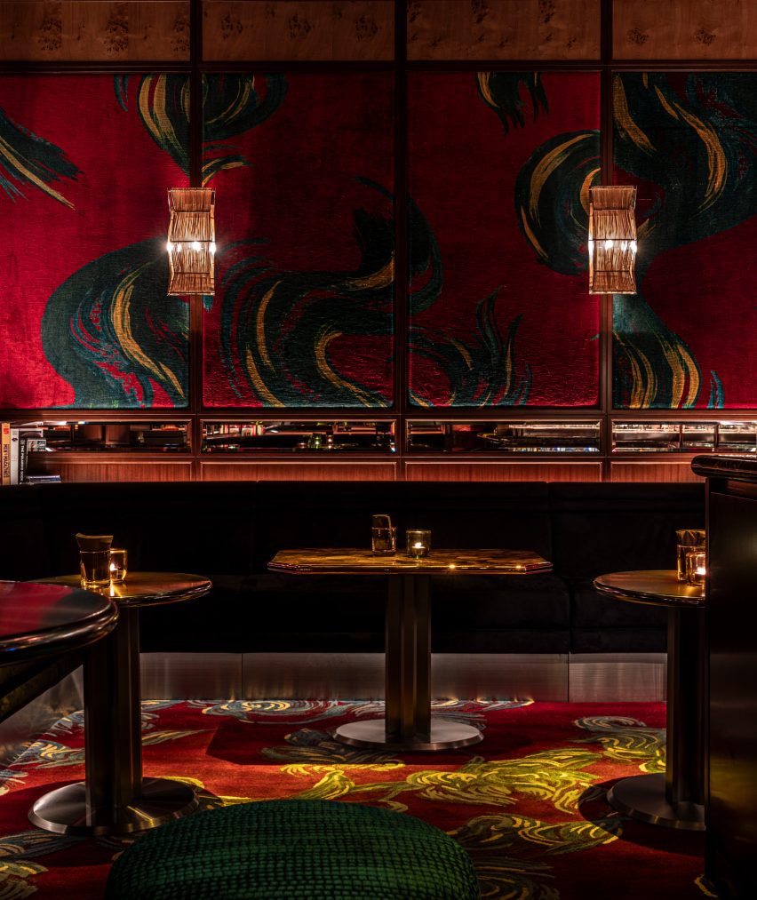 Textile-clad walls of the seating area