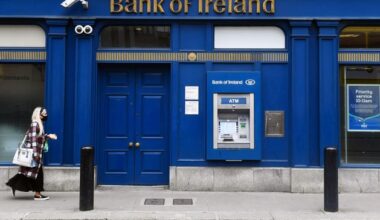 Bank of Ireland plans to exit London stock market and offers to mop up smaller shareholders