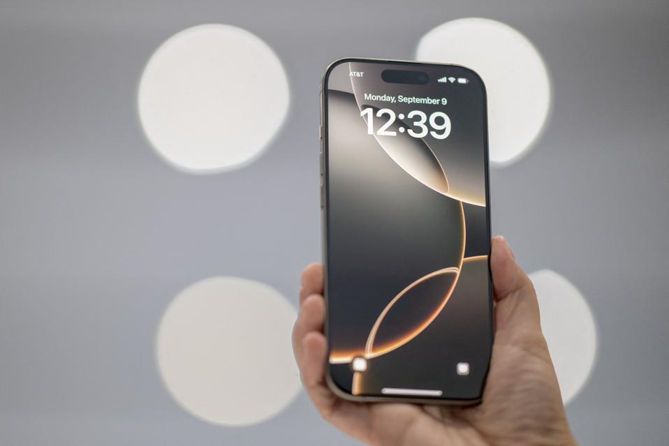 Apple’s Emergency iOS 18 iPhone Patch: Why Millions Who Skipped iOS 26 Must Update Today