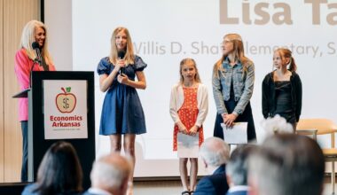 Steve Forbes visits Bentonville, praises Sam Walton, entrepreneurship