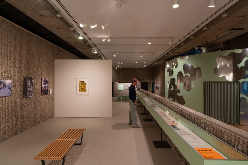 Encounters: Denise Scott Brown Photographs