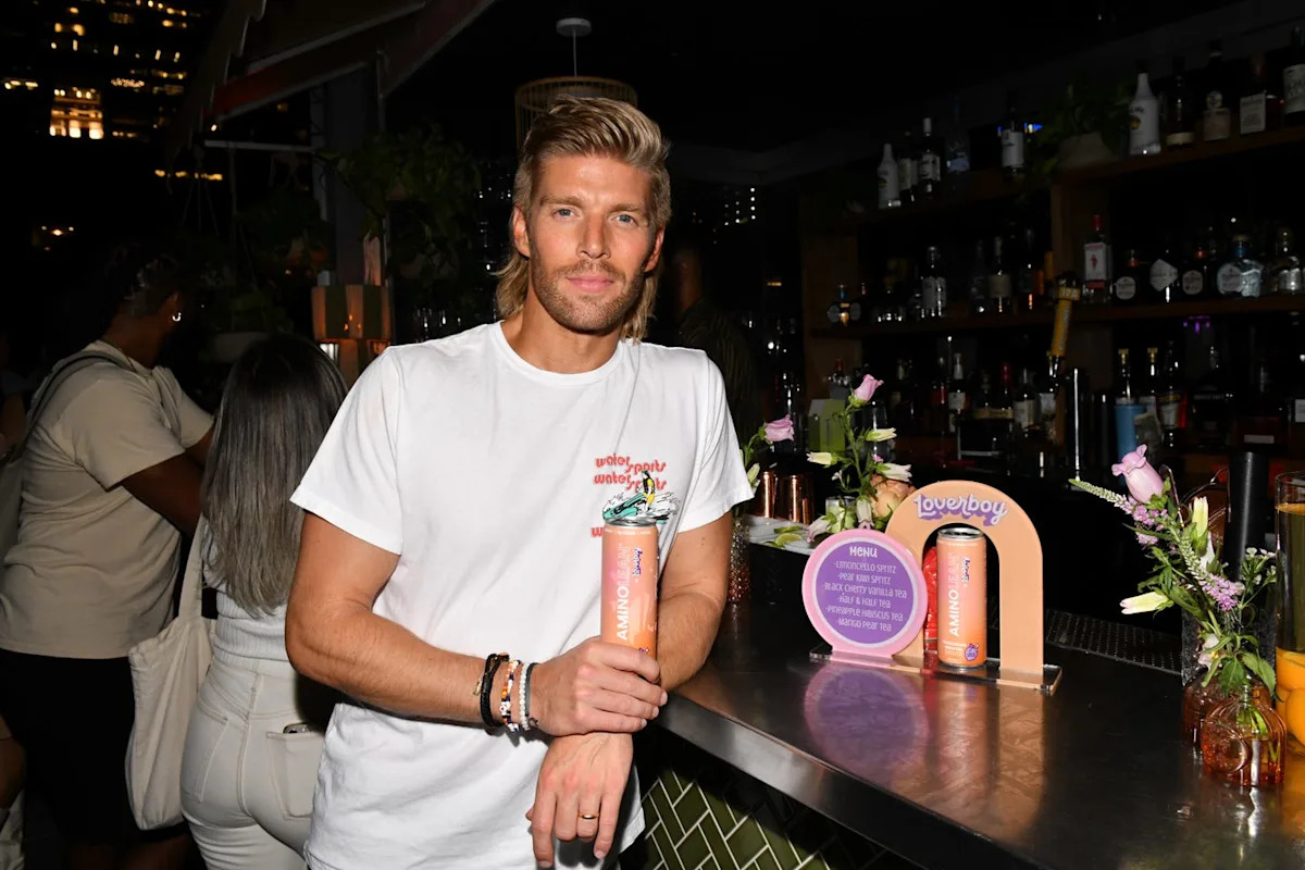 Kyle Cooke Had a Super Shady Reaction to Amanda Batula and West Wilson’s Kiss Cam PDA