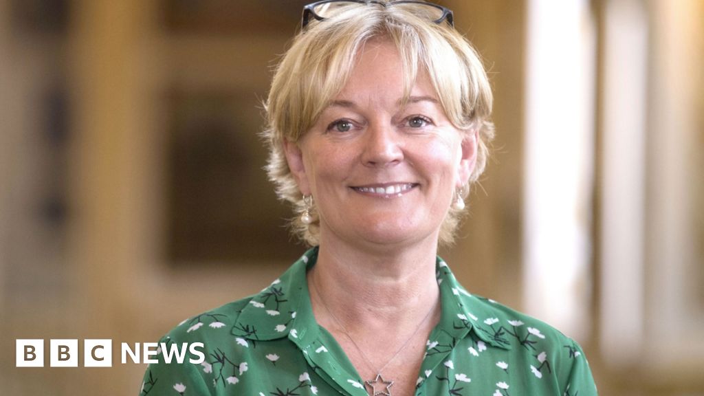 Jo Malone hopes 'sense will prevail' in lawsuit over her name - BBC