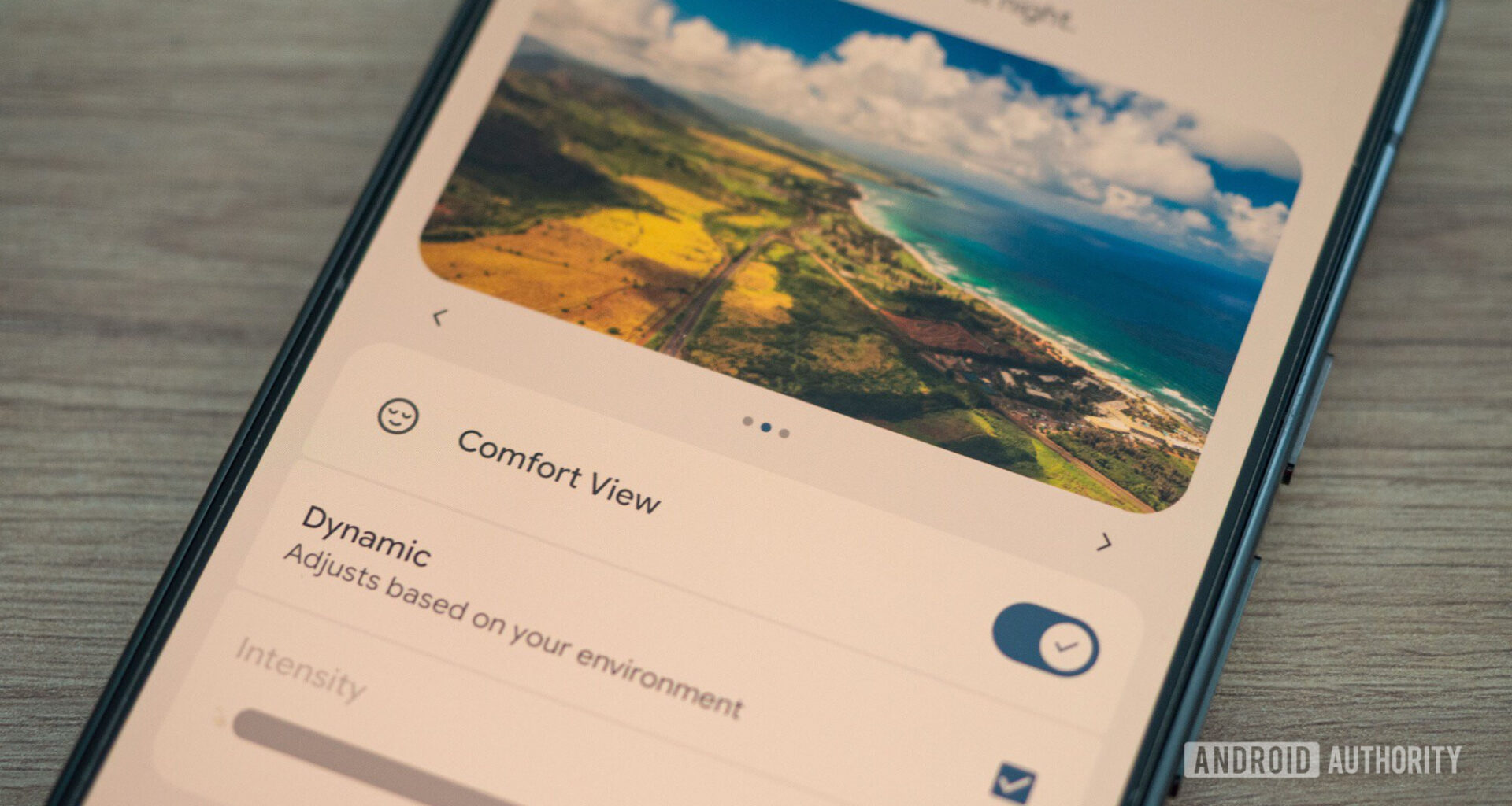 google pixel 10 pro xl comfort display filter close up