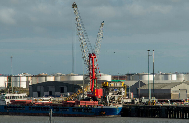 Fuels for Ireland ‘disappointed’ by garda response as protesters block access to fuel terminals - The Journal