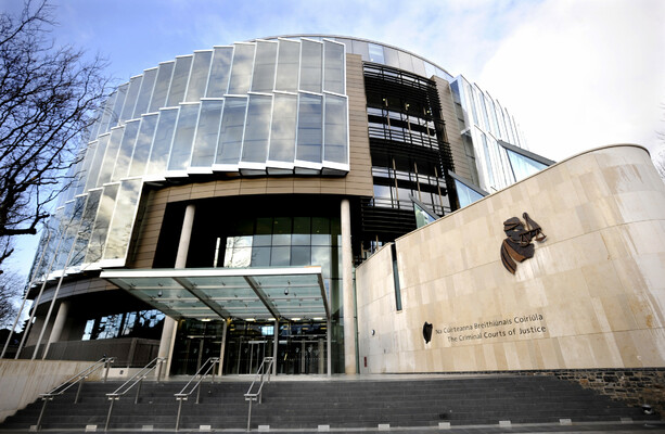 Detective Garda charged with facilitating 'serious offence' by organised crime gang - The Journal