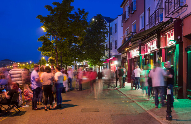Three north-west towns to get late night bus services on upcoming bank holiday weekends - The Journal