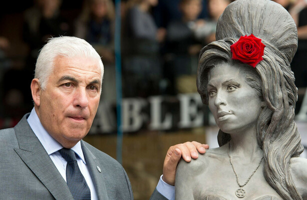 Amy Winehouse's father loses court row over her friends auctioning items owned by late singer - The Journal