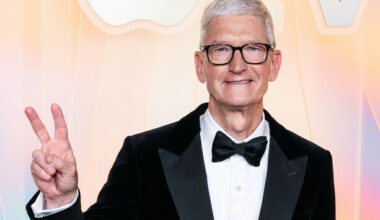 Apple CEO Tim Cook to step down in September as tech giant names his replacement - The Journal