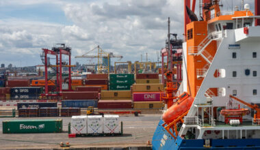 Clean-up operation underway after significant oil spill at Dublin port - The Journal