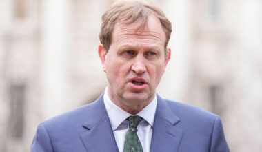 TDs giving character reference letters in sentence hearings 'inappropriate', Justice Minister says - The Journal