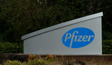 Siptu seeks urgent talks with Pfizer after company confirms threat to 102 jobs - The Journal